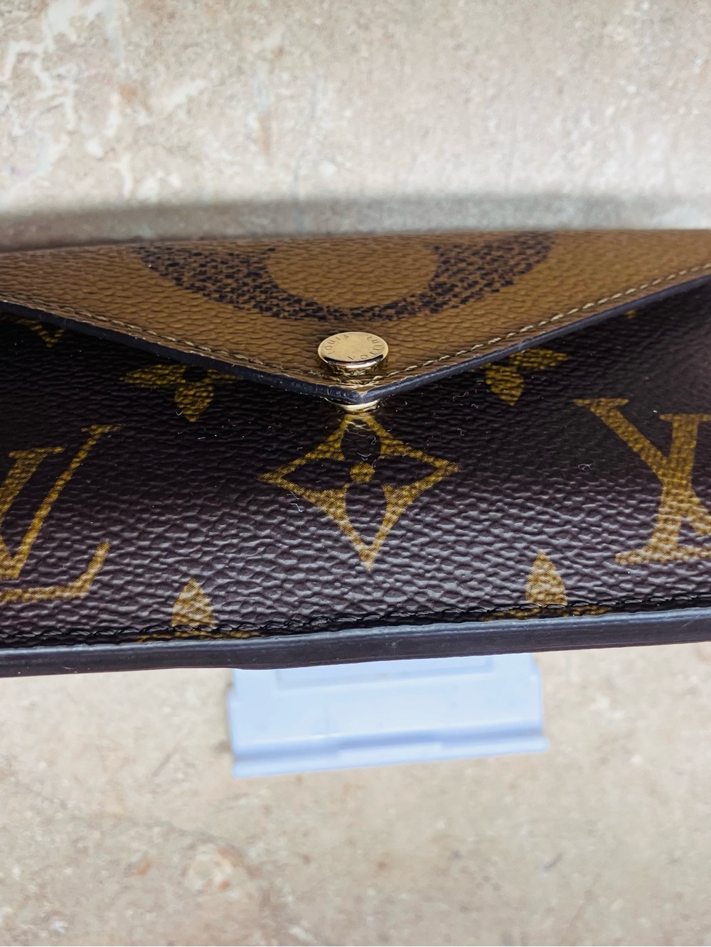 Louis Vuitton Recto Verso Reverse Monogram - Picture 7 of 8